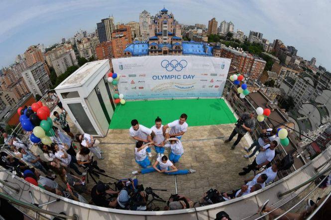 Новини Вінниці - фото з Яскравий Олімпійський день у Вінниці: сотня дітей долучились до всеукраїнського флешмобу