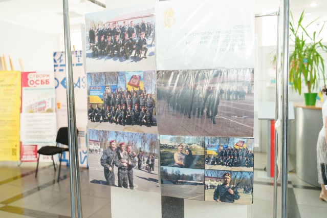 Новини Вінниці - фото з У Вінниці відкрилась фотовиставка історії боротьби нацгвардійця Віталія Марківа