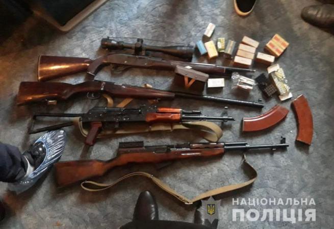 Новини Вінниці - фото з На Вінниччині ліквідували банду, яка торгувала автоматами та іншою зброєю
