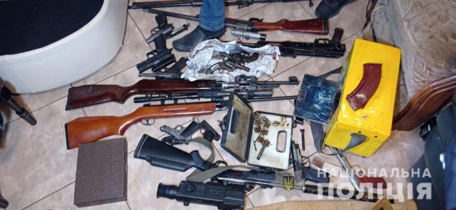 Новини Вінниці - фото з На Вінниччині ліквідували банду, яка торгувала автоматами та іншою зброєю