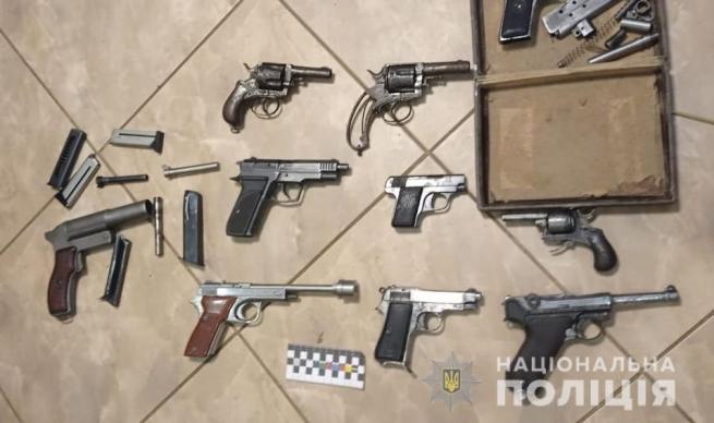 Новини Вінниці - фото з На Вінниччині ліквідували банду, яка торгувала автоматами та іншою зброєю