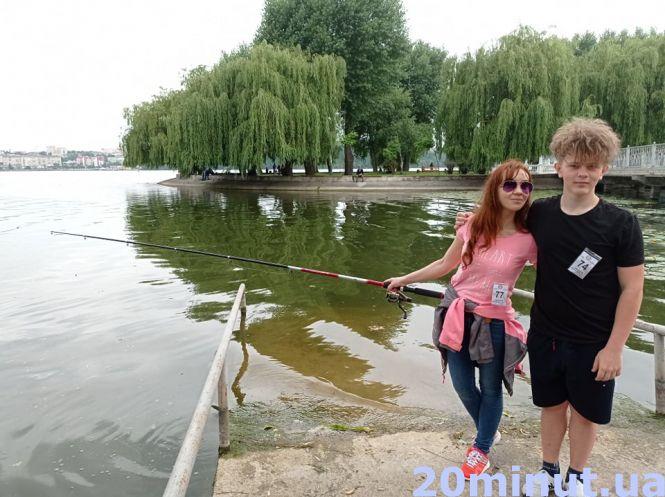 Новини Тернополя - фото з Смачна рибка та юшка: фестиваль на Набережній. Учасники готові полювати і в спеку, і в дощ (ФОТО)