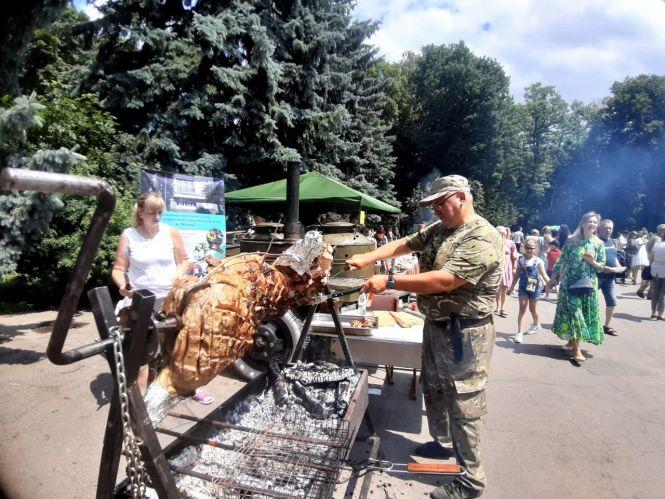Новини Вінниці - фото з Фоторепортаж з фестивалю польової кухні імені Тараса Сича. Шукайте себе на фото