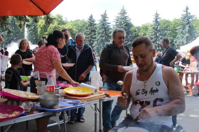 Новини Вінниці - фото з Фоторепортаж з фестивалю польової кухні імені Тараса Сича. Шукайте себе на фото