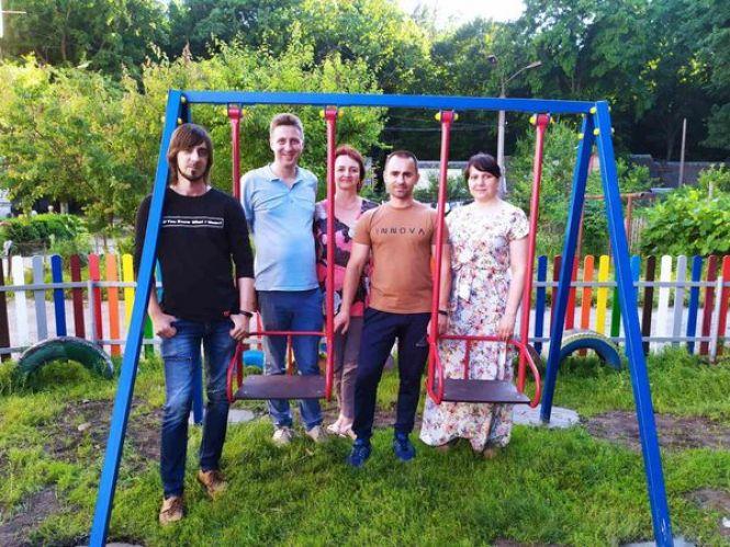 Новини Козятина - фото з Дітям в Залізничному облаштували дитячий майданчик