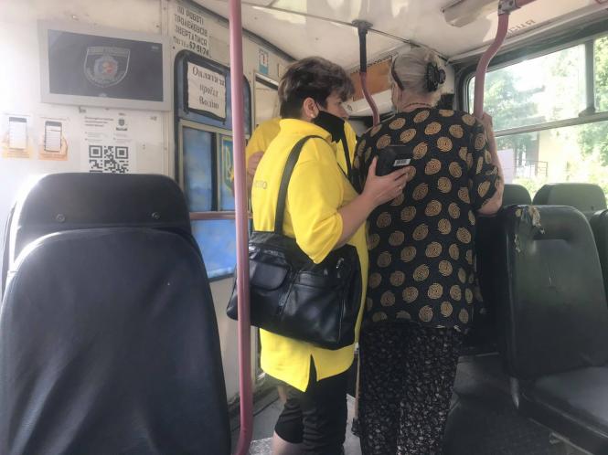 Новини Хмельницького - фото з Без кондукторів і готівки. Ми перевірили, як по-новому працюють тролейбуси в Хмельницькому Нет описания.