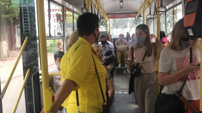 Новини Хмельницького - фото з Без кондукторів і готівки. Ми перевірили, як по-новому працюють тролейбуси в Хмельницькому Нет описания.