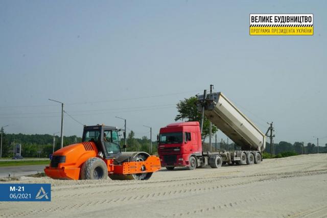 Новини Житомира - фото з Велике будівництво на Житомирщині: на маршруті Київ – Кишинів у Житомирській області зводиться транспортна розв’язка. ФОТО
