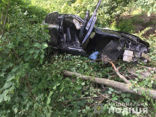 Новини Вінниці - фото з Біля Вендичан водій на Infiniti злетів з дороги. Загинула шестирічна дівчинка