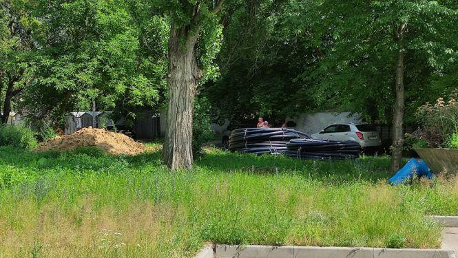 Новини Вінниці - фото з Копали під кабель, знайшли кістки. Біля нічного клубу «Курсаль» робітники розкопали поховання