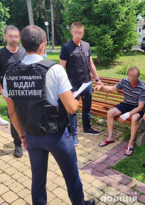 Новини Вінниці - фото з Зловили «на гарячому». У Вінниці керівник військової частини вимагав від солдата хабар