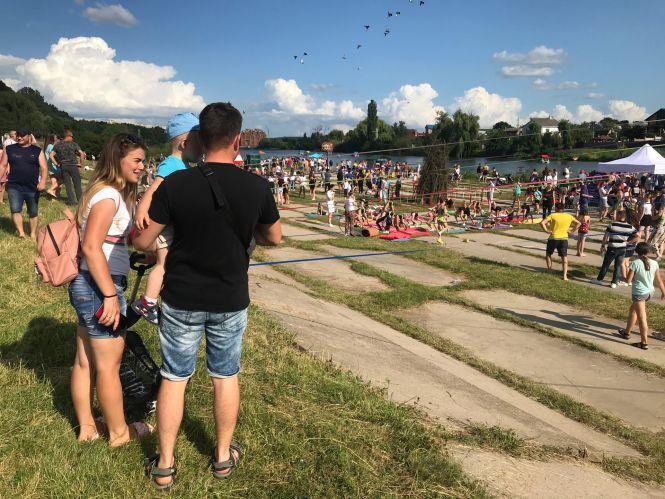 Новини Вінниці - фото з Концерти, смаколики, поливання з бранзбойту. Як на Вишенському озері гуляли Купала