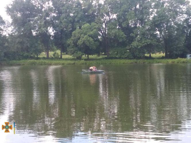 Новини Житомира - фото з У Бердичівському районі під час відпочинку у колі друзів на водоймі втопився чоловік