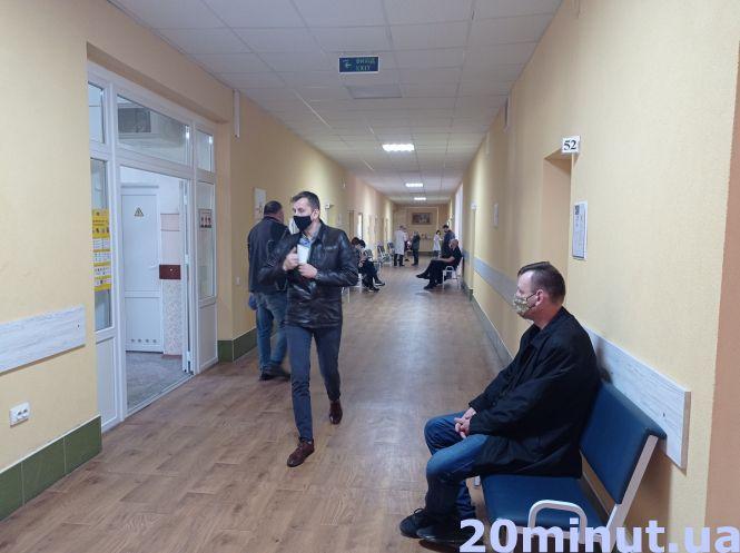 Новини Тернополя - фото з Від запису до отримання сертифікату. Ми перевірили, як щепитися від ковіду і отримати документ