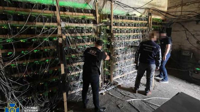 Новини Вінниці - фото з Під «носом» обленерго була найбільша в Україні криптоферма. СБУ підозрює у змові вінницьких енергетиків