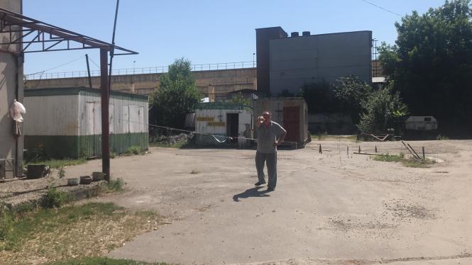 Новини Хмельницького - фото з На Калнишевського людям погрожує “колишній мєнт”. Дізналися причини й деталі конфлікту Нет описания.