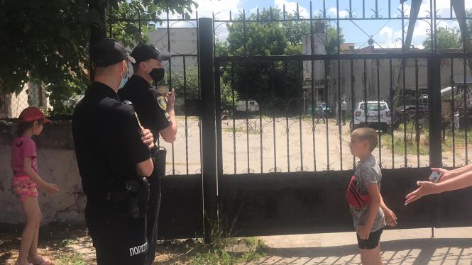 Новини Хмельницького - фото з На Калнишевського людям погрожує “колишній мєнт”. Дізналися причини й деталі конфлікту Нет описания.