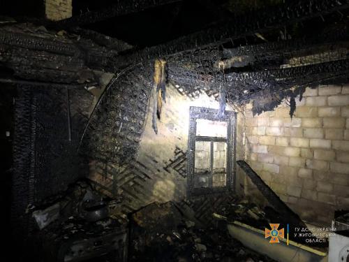 Новини Житомира - фото з У с. Іванівка Житомирського району горів будинок: власниця і її донька отримали опіки і отруєння чадним газом gt2.jpg