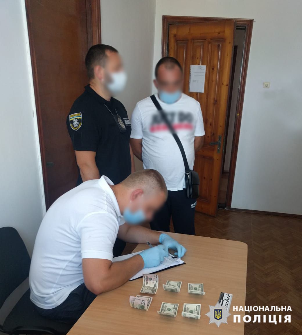 Новини Хмельницького - фото з На Хмельниччині водій намагався відкупитися від поліції за ДТП (ФОТО)