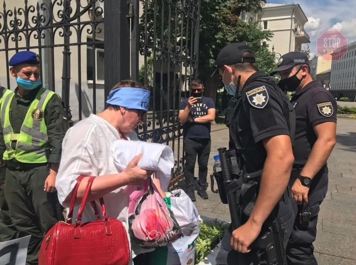 Новини Вінниці - фото з Розшукують колишнього дільничного. Засуджений до тюрми сховався від виконання вироку