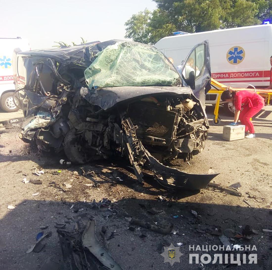 Новини Житомира - фото з У Новоград-Волинському районі зіткнулися бус і вантажівка: загинув пасажир мікроавтобуса