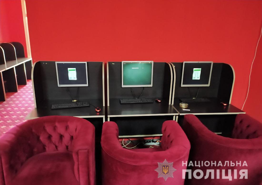 Новини Житомира - фото з У Житомирі на Хлібній викрили підпільний гральний заклад