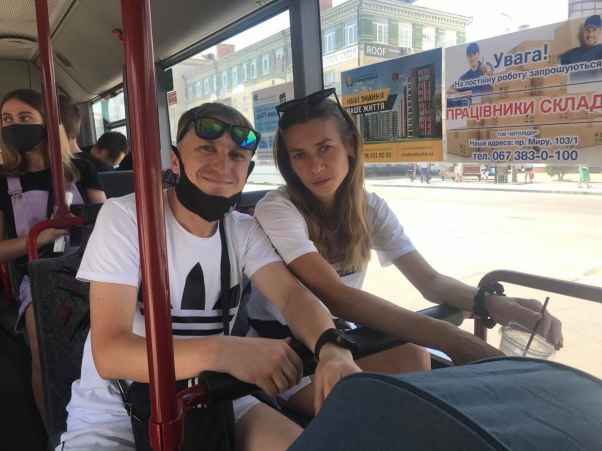 Новини Хмельницького - фото з Тролейбус, маршрутка чи автобус? Перевірили із градусником, на чому їздити в Хмельницькому найменш спекотно