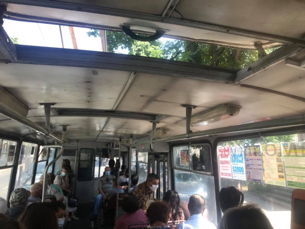 Новини Хмельницького - фото з Тролейбус, маршрутка чи автобус? Перевірили із градусником, на чому їздити в Хмельницькому найменш спекотно