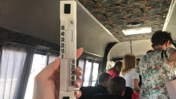 Новини Хмельницького - фото з Тролейбус, маршрутка чи автобус? Перевірили із градусником, на чому їздити в Хмельницькому найменш спекотно