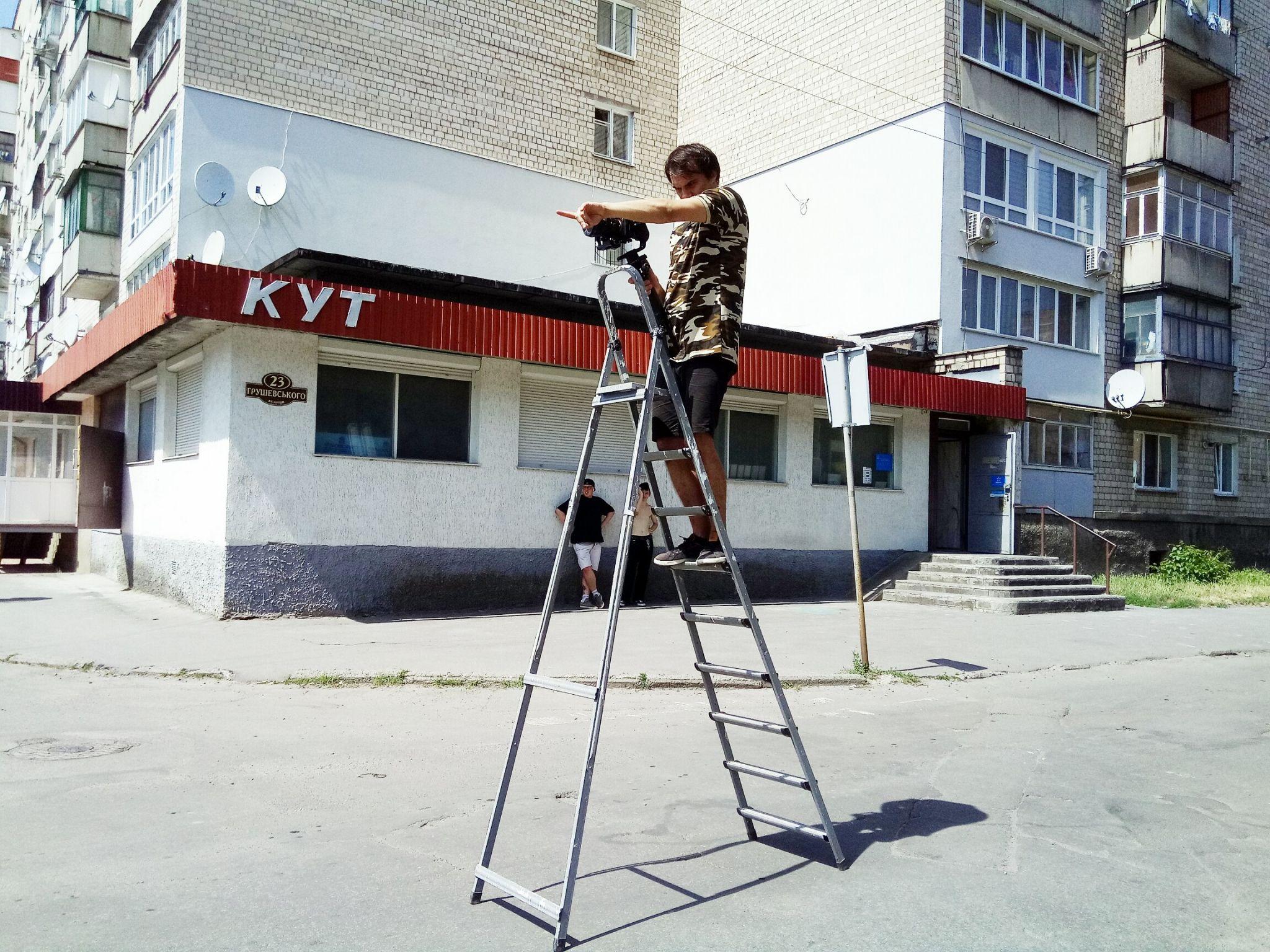 Новини Козятина - фото з Центральну вулицю Козятина перекрили для зйомок. Що це було?