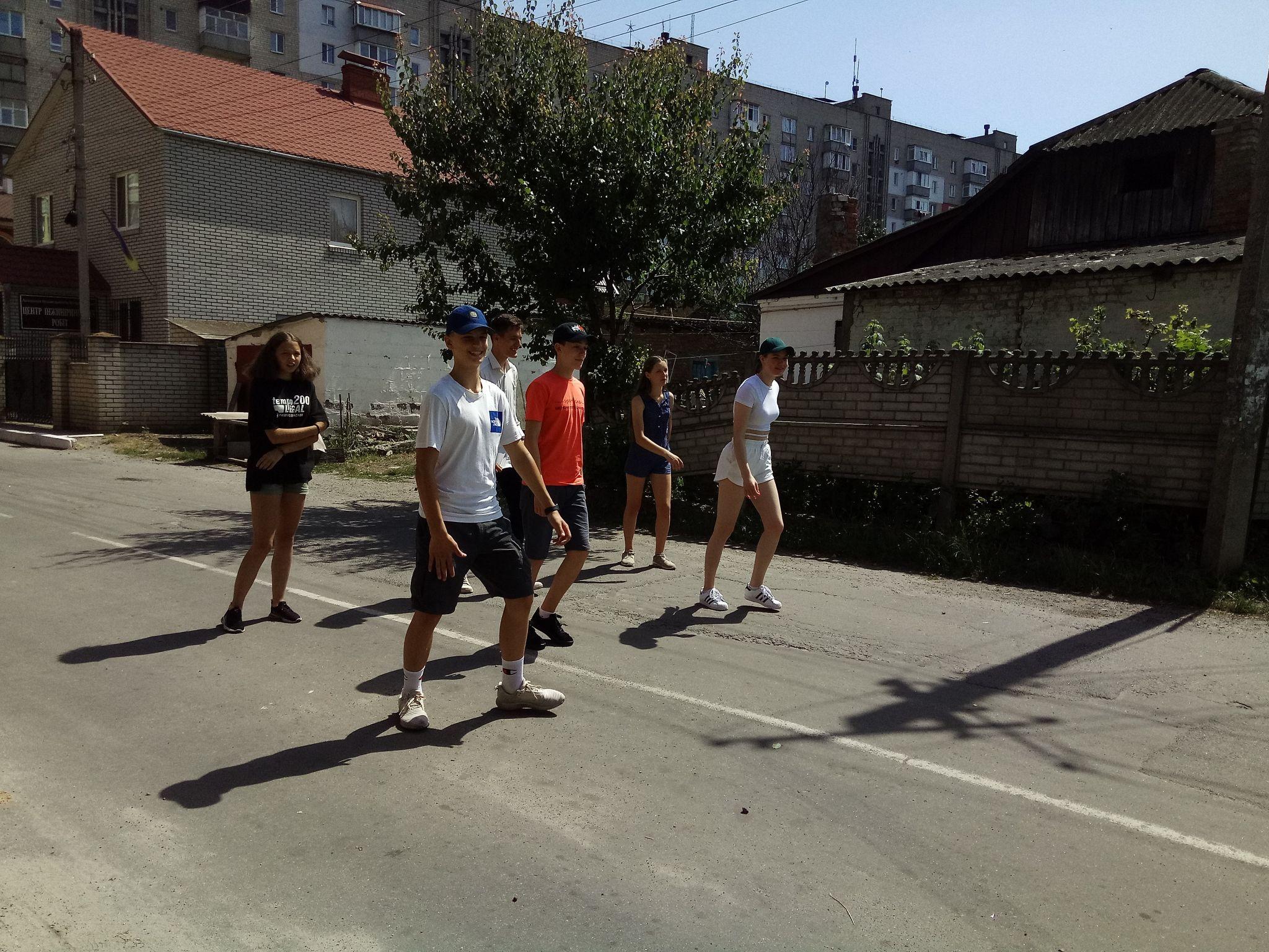 Новини Козятина - фото з Центральну вулицю Козятина перекрили для зйомок. Що це було?