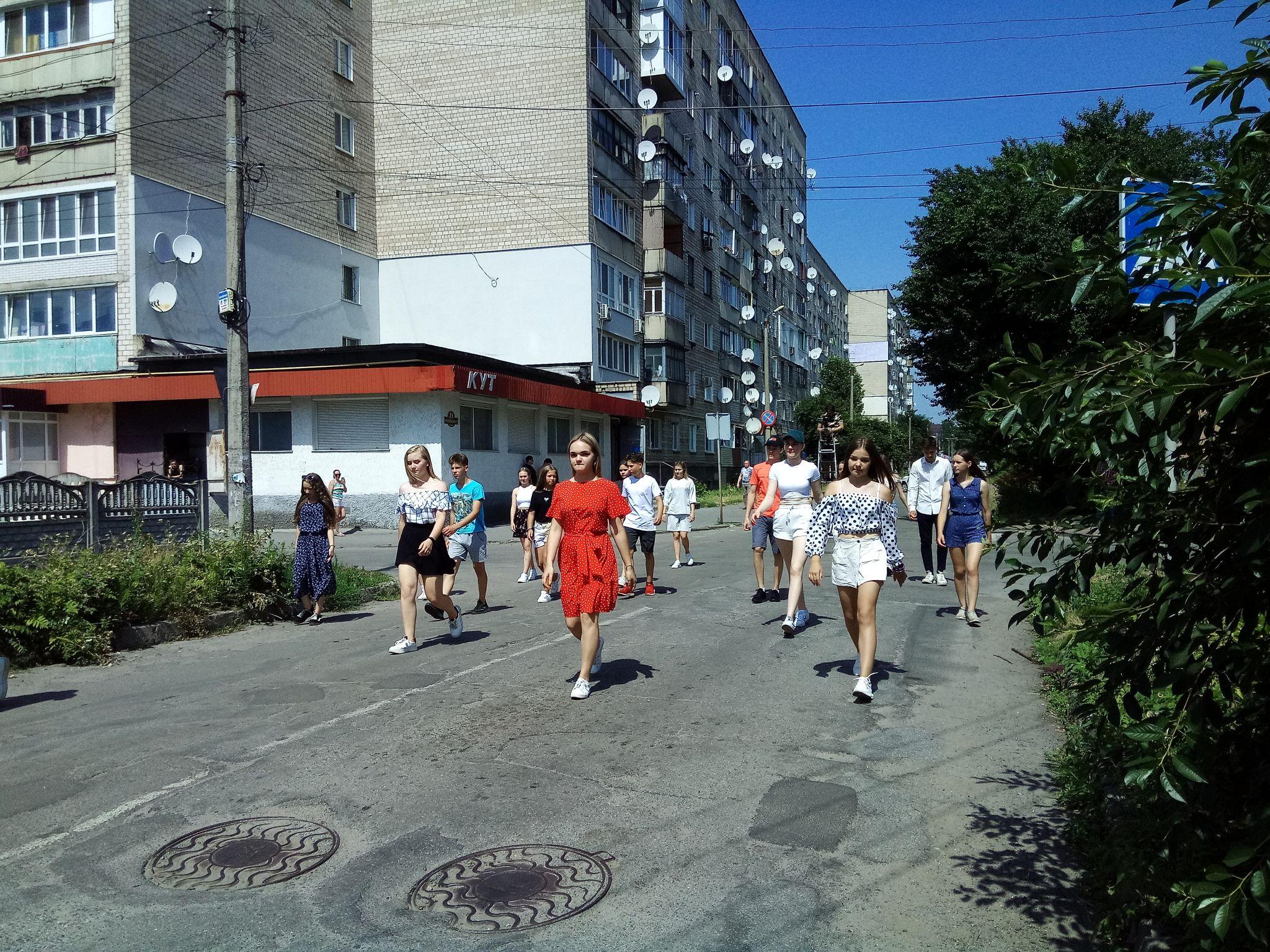 Новини Козятина - фото з Центральну вулицю Козятина перекрили для зйомок. Що це було?