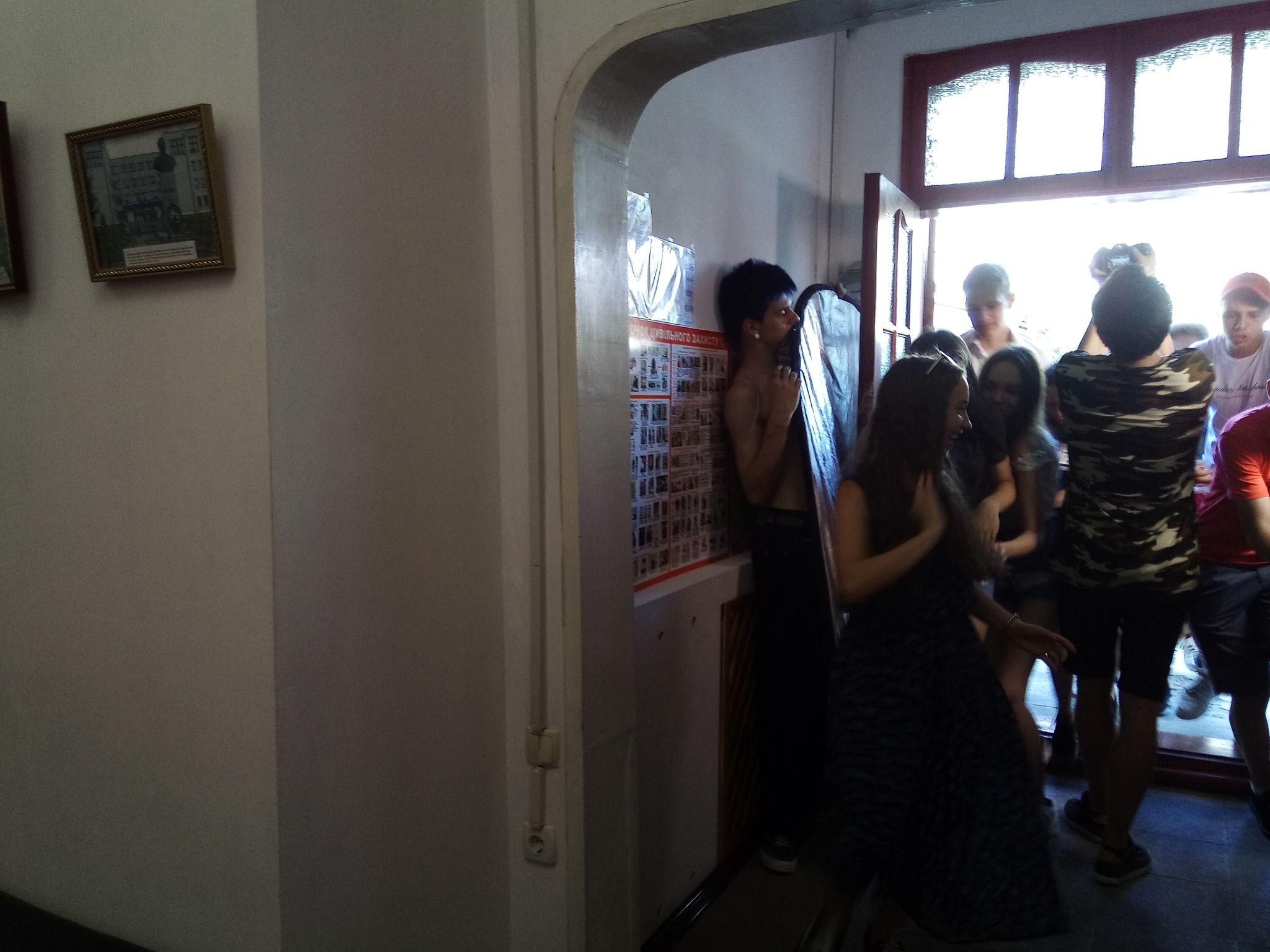 Новини Козятина - фото з Центральну вулицю Козятина перекрили для зйомок. Що це було?