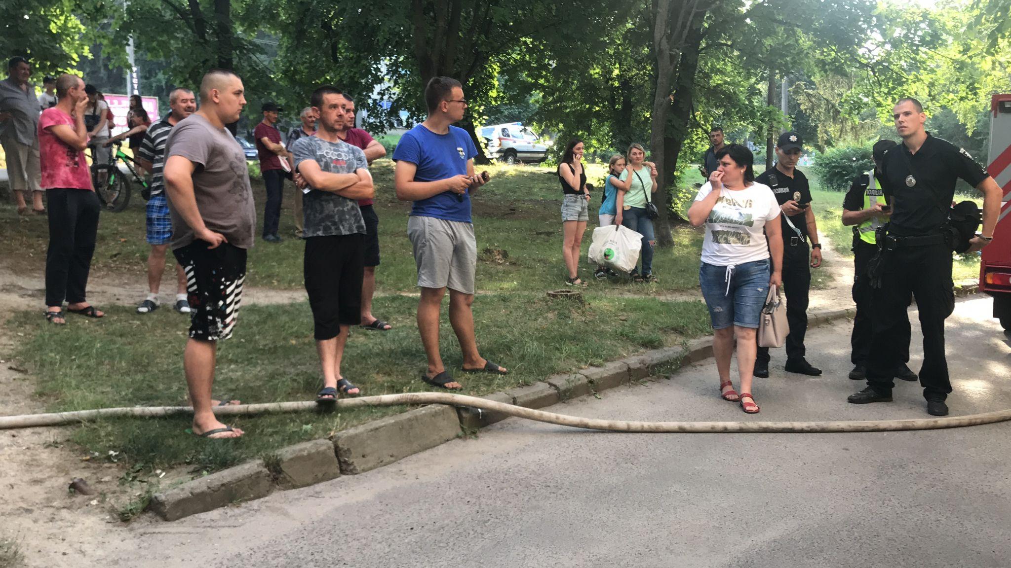 Новини Хмельницького - фото з У будинку на Тернопільській згорів чоловік (ФОТО, ВІДЕО)
