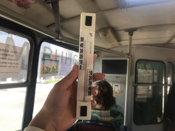 Новини Хмельницького - фото з Тролейбус, маршрутка чи автобус? Перевірили із градусником, на чому їздити в Хмельницькому найменш спекотно