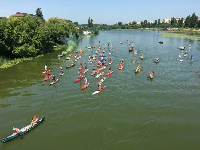 Новини Вінниці - фото з Човни, SUP-дошки і гондола. У Вінниці відбувся річковий парад «Всі на всьому»