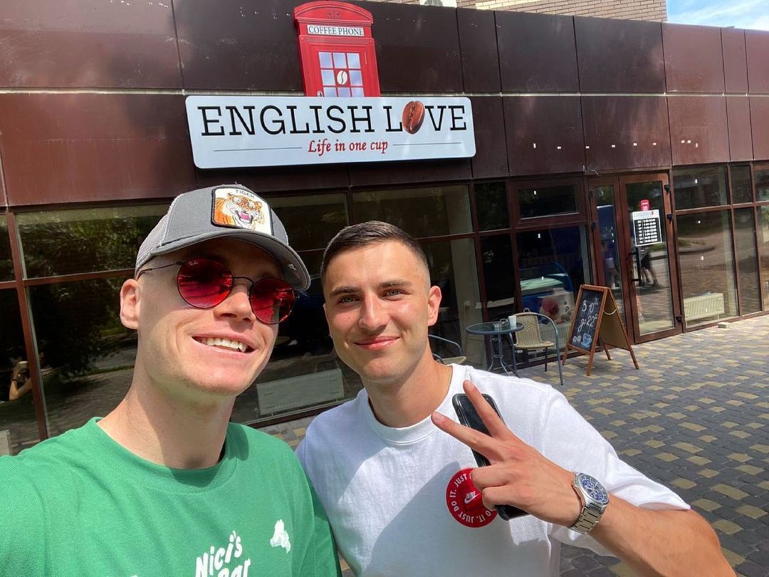 Новини Вінниці - фото з English Love. Після вильоту з «Євро» Циганков з другом у рідній Вінниці відкрили кав'ярню