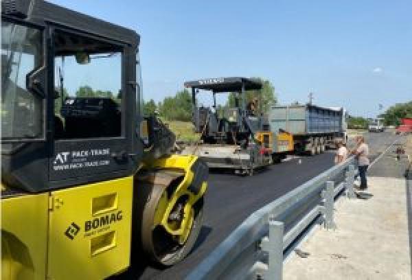 Новини Житомира - фото з Велике будівництво на Житомирщині: триває капітальний ремонт ділянки дороги Романів – Лісна Рудня – Межирічка