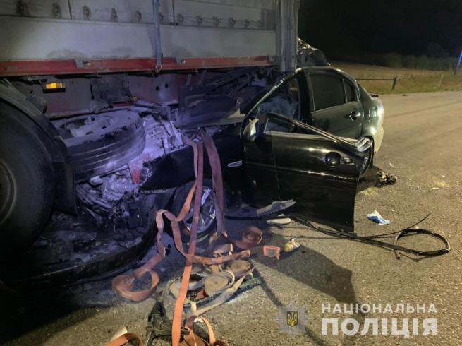 Новини Вінниці - фото з Смертельна ДТП на об'зній: водій на Hyundaі влетів під вантажівку Renault