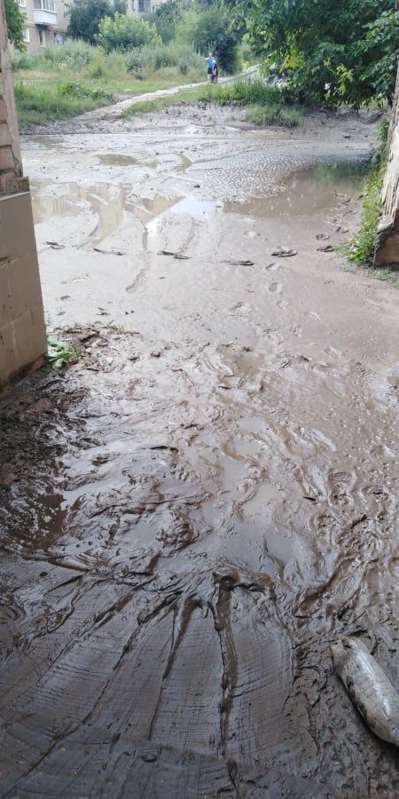 Новини Тернополя - фото з Хоч на човні пливи! Затопило і замулило Галицьку: чому ніхто не вирішує проблему тернополян