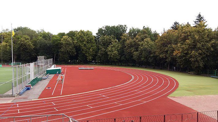 Новини Вінниці - фото з «Одним можна бігати, а іншим — зась». Чому для групових занять на стадіоні треба заключати договір?