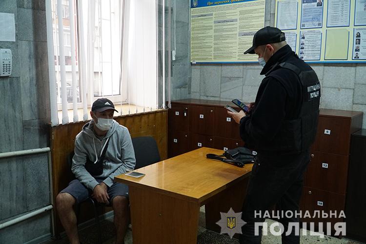 Новини Тернополя - фото з На Тернопільщині виявили нелегала, який 2 роки жив в Україні з підробленими документами