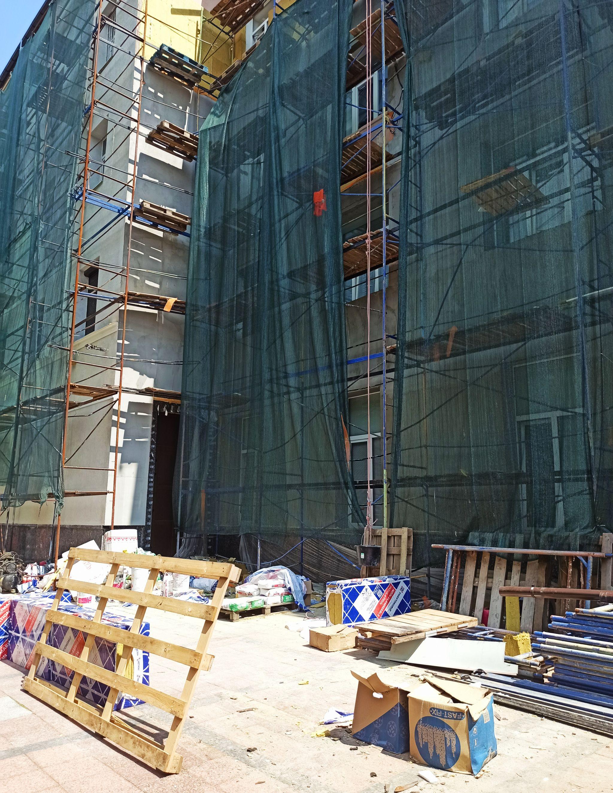 Новини Житомира - фото з Недбалість чи змова: будівлю Нацполіції області утеплює підрядник, причетний до незаконного казино