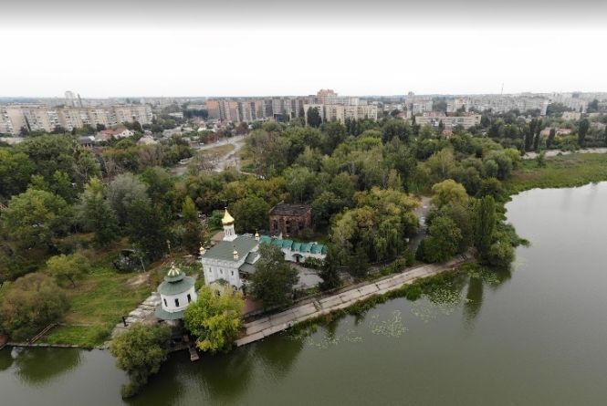 Хто віддав землю на Бригантині під забудову ТРЦ? Ми дізнались