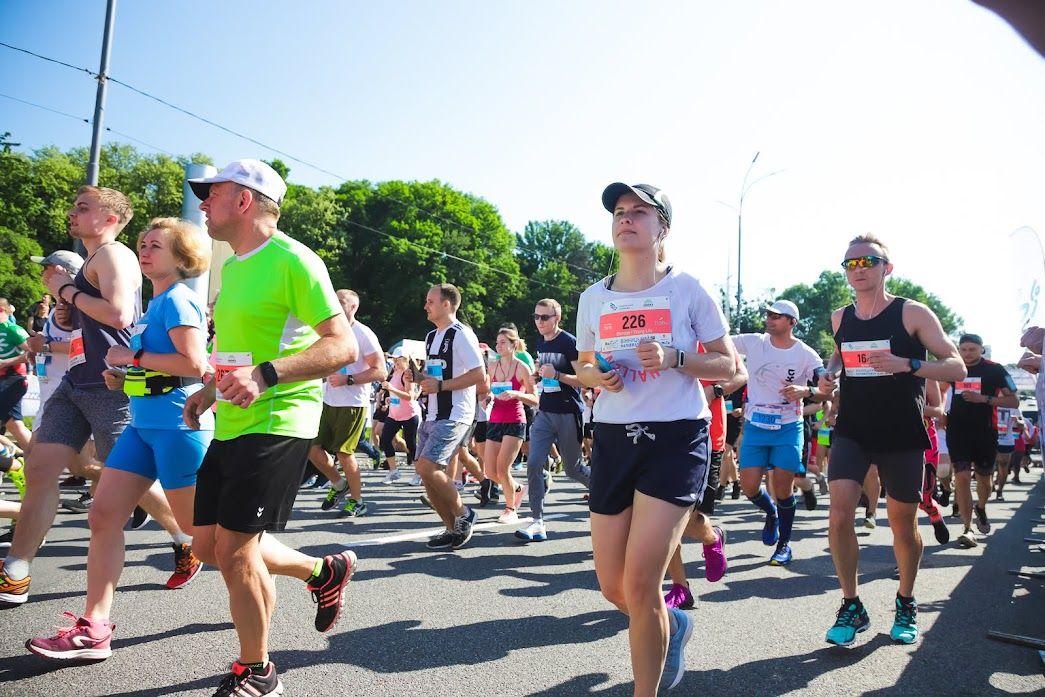 Новини Вінниці - фото з «Взуй кросівки й біжи назустріч сонцю»: BEZBRENDU приєднується до бігової родини Вінниці