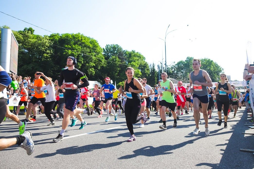 Новини Вінниці - фото з «Взуй кросівки й біжи назустріч сонцю»: BEZBRENDU приєднується до бігової родини Вінниці