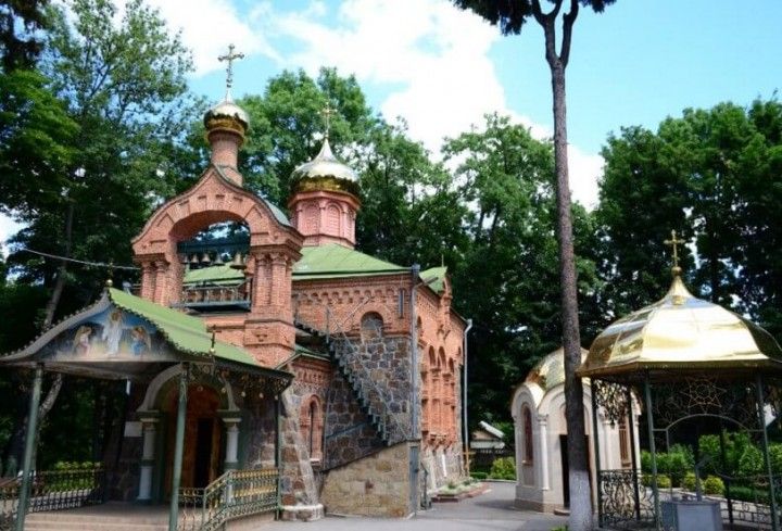 Новини Вінниці - фото з Таїнство хрещення. Кому зі священників вінничани довіряють хрестити своїх дітей?