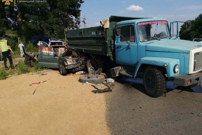 Новини Вінниці - фото з Смертельні ДТП, напад на дівчат та інше важливе за 26 липня на 20minut.ua Смертельна ДТП на Гайсинщині: загинув батько та його 15-річний син