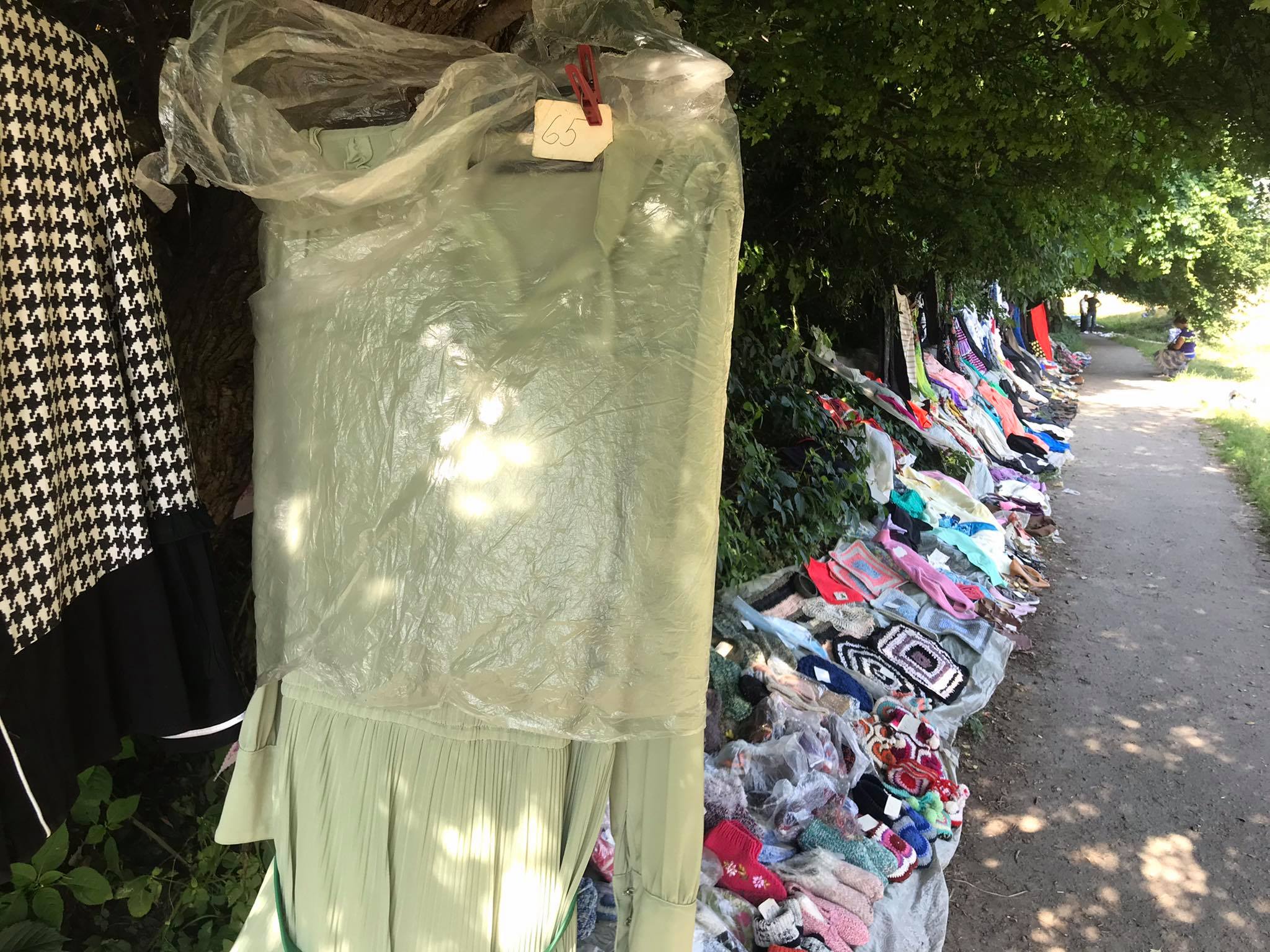 Новини Хмельницького - фото з Постачальники - безхатьки, реалізатори - пенсіонери. Розповідаємо про ринок на Кам’янецькому переїзді Нет описания.