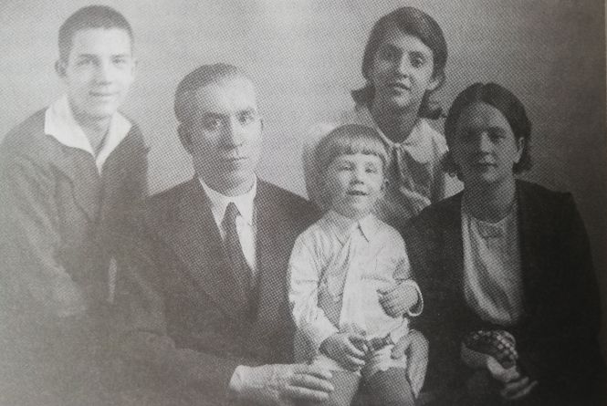 Новини Вінниці - фото з Конфлікт з «муніципалами», зникла родина та інше важливе за 27 липня на 20minut.ua «Розстрілювали кожної п’ятниці». Унікальні спогади очевидця: 80 років тому гітлерівці увійшли у Вінницю
